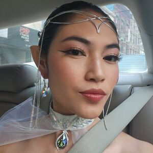 Elegant Silver Headpiece with Crystal Accents